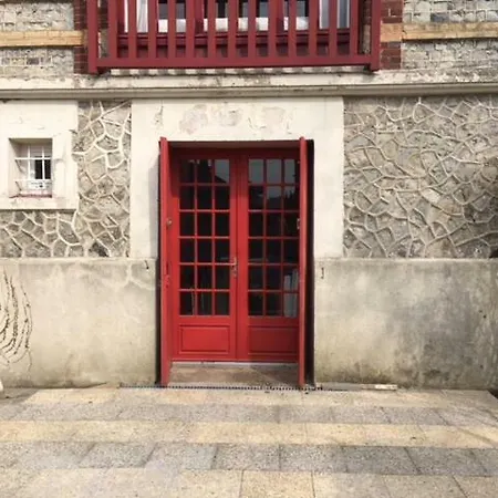 Joli Rez De Jardin Houlgate